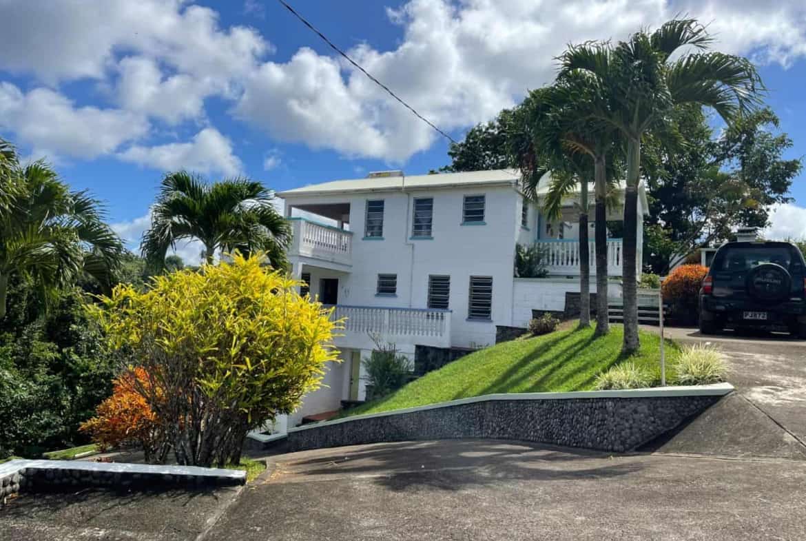 House in Calibishie for sale with 3 suites