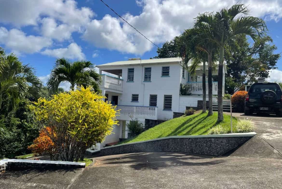 House in Calibishie for sale with 3 suites
