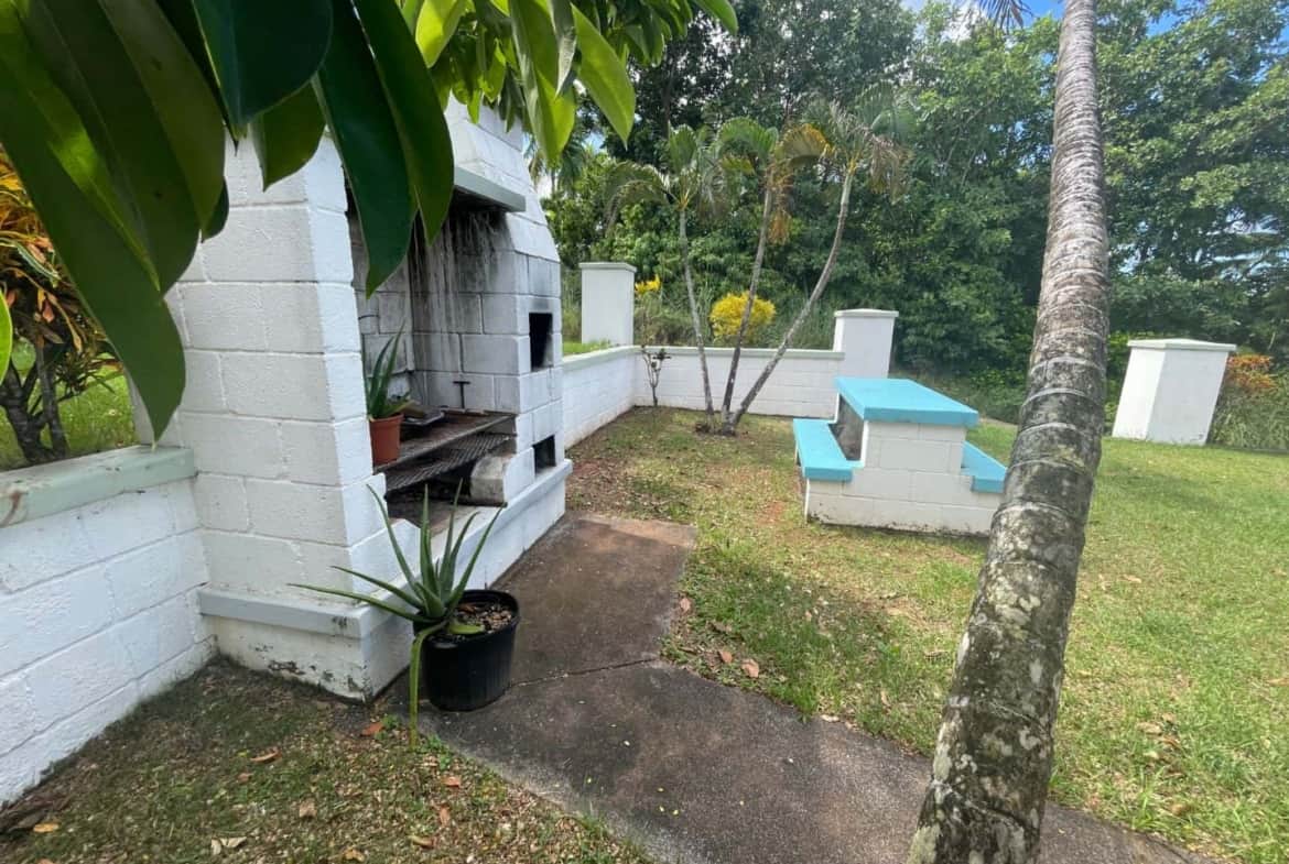 House in Calibishie for sale with 3 suites