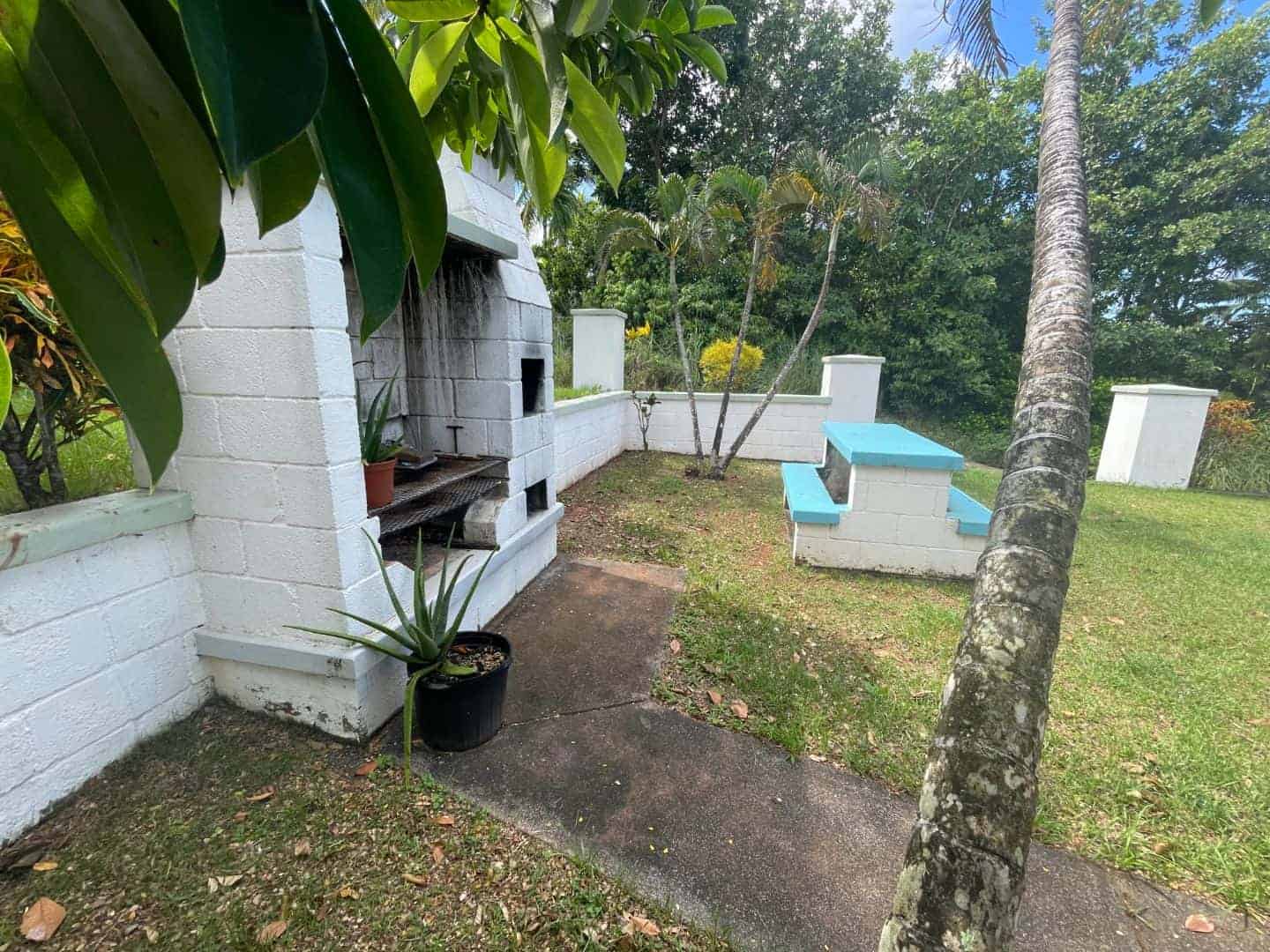 House in Calibishie for sale with 3 suites