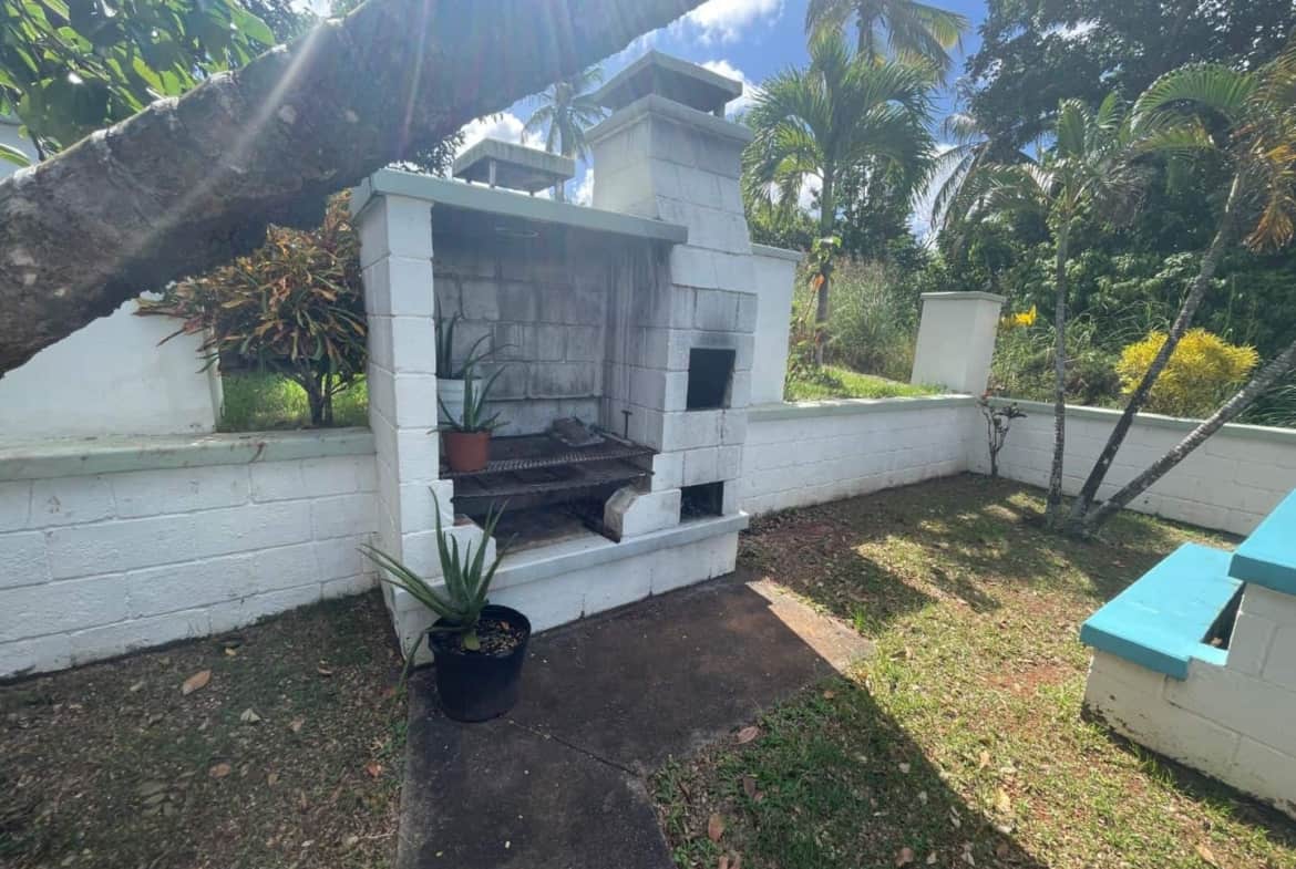 House in Calibishie for sale with 3 suites