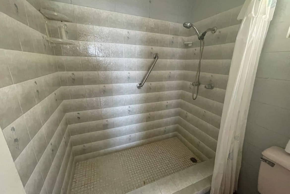 House in Calibishie for sale with 3 suites