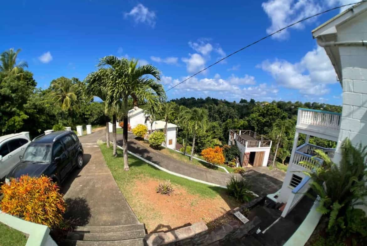 House in Calibishie for sale with 3 suites