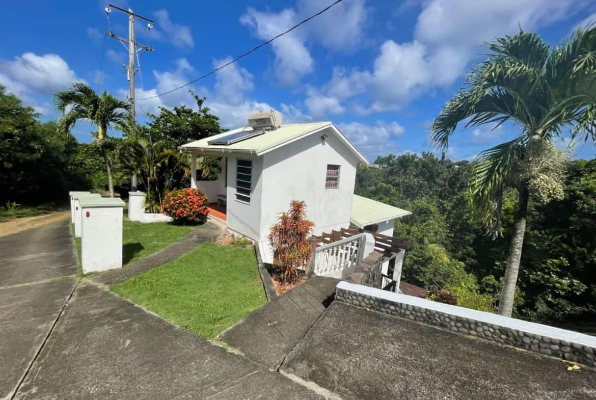 House in Calibishie for sale with 3 suites