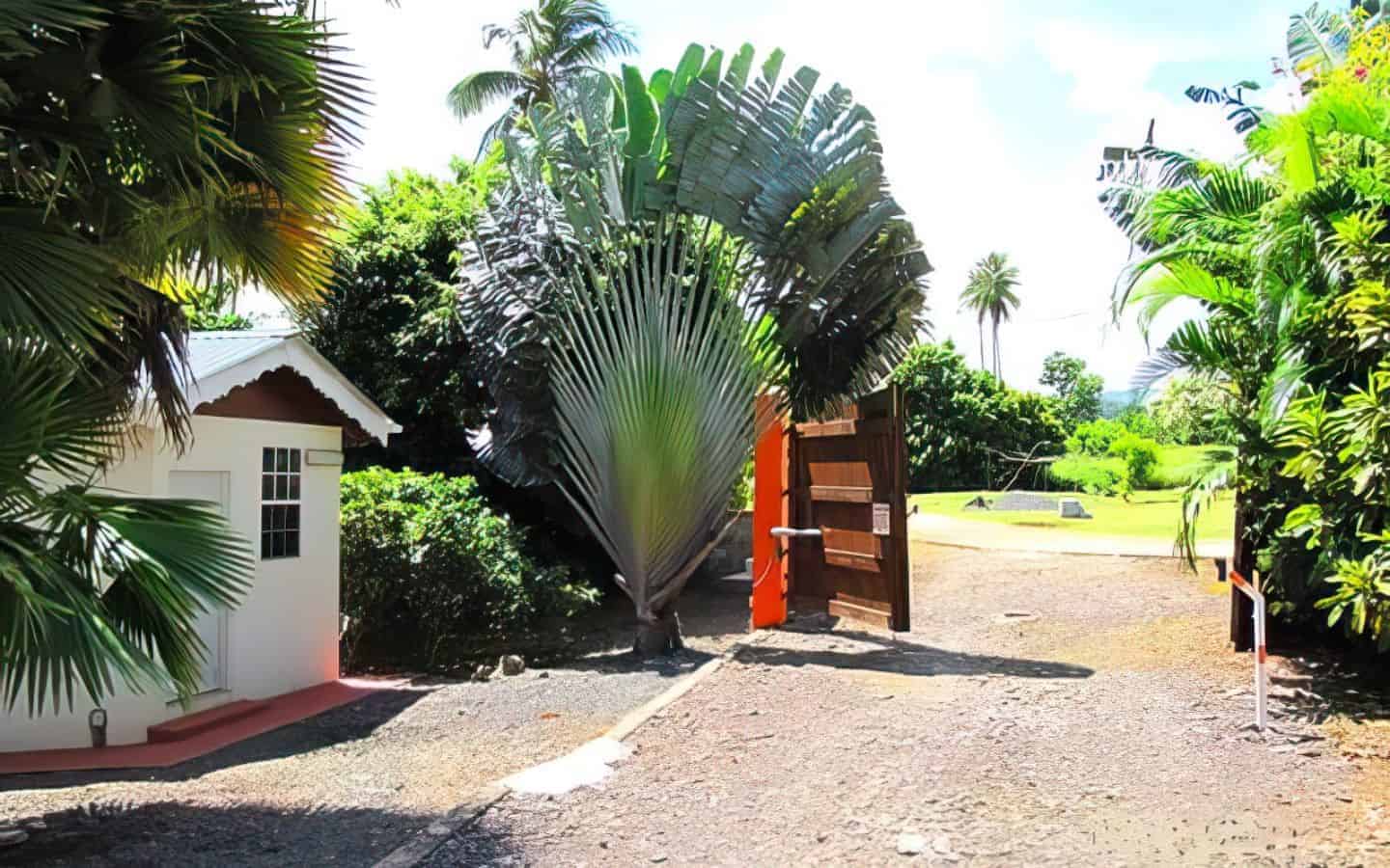 gate_1-