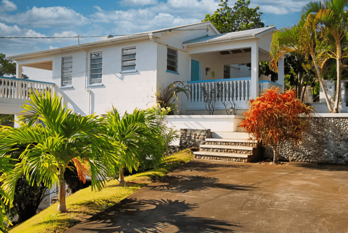 House in Calibishie for sale with 3 suites