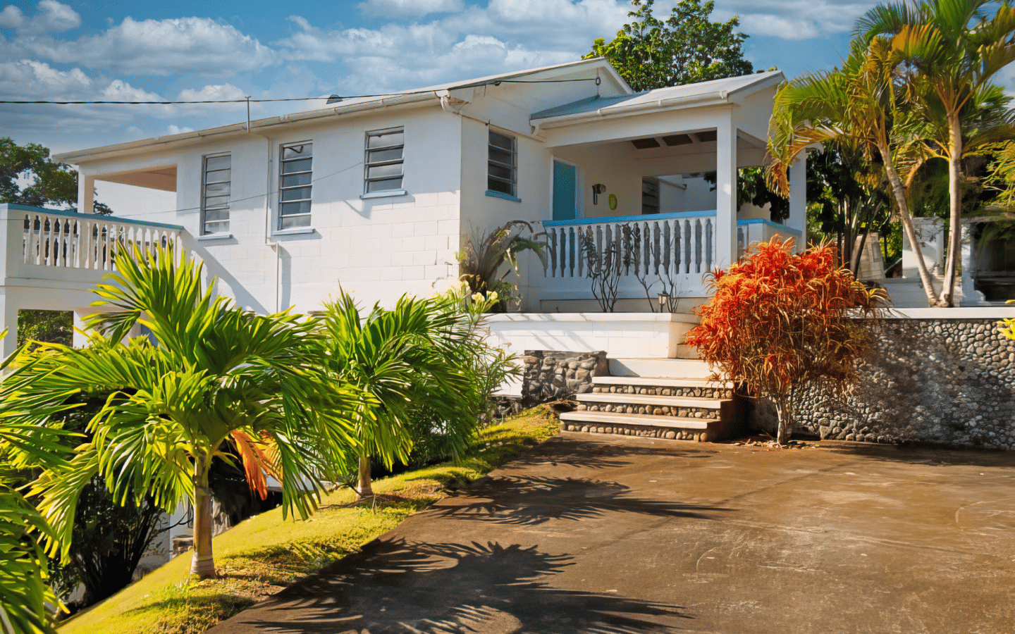 House in Calibishie for sale with 3 suites