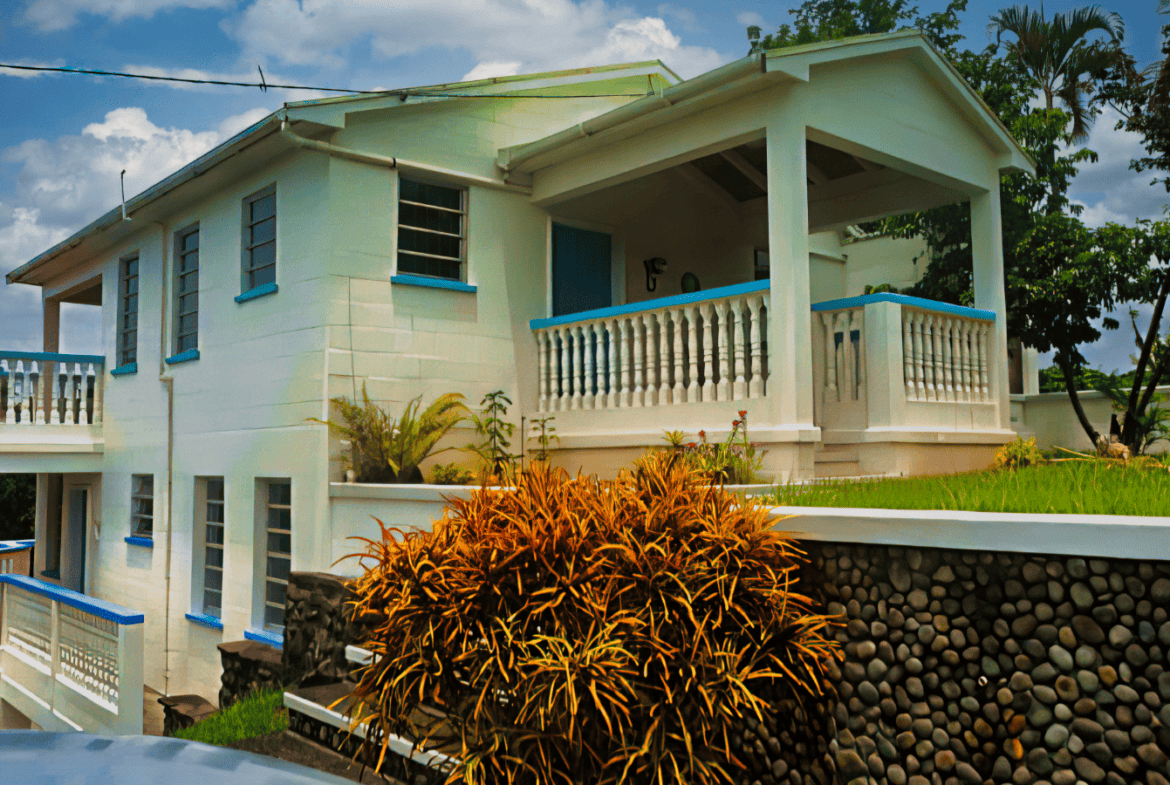 House in Calibishie for sale with 3 suites