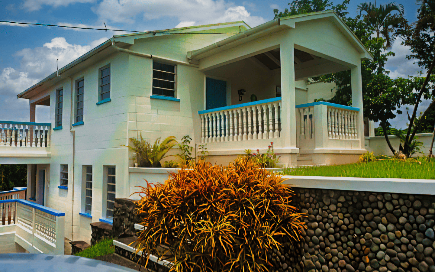 House in Calibishie for sale with 3 suites