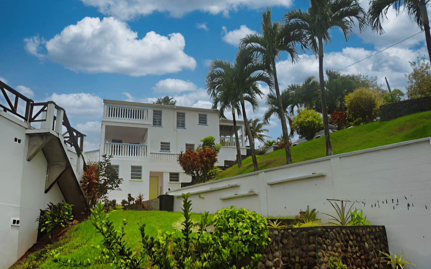 House in Calibishie for sale with 3 suites