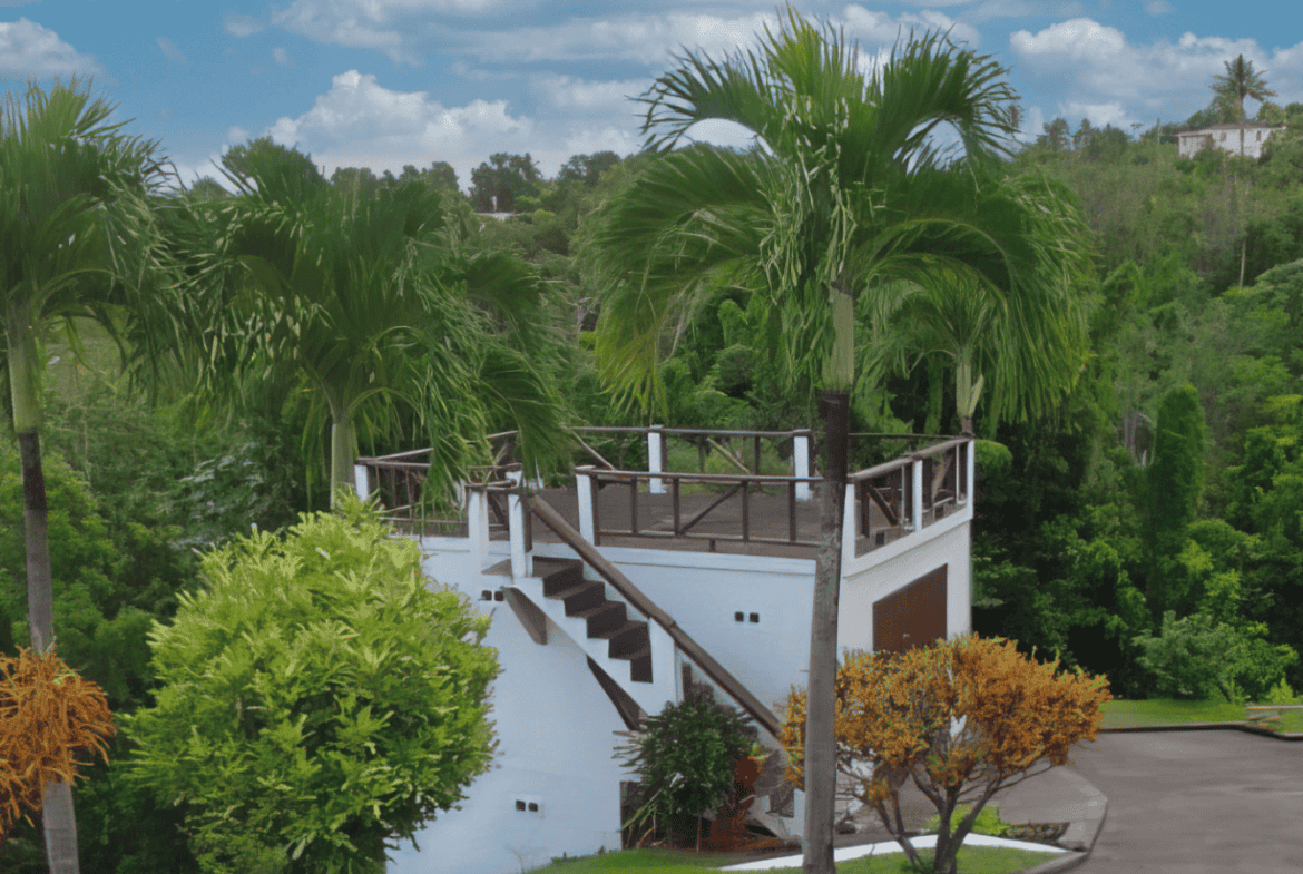 House in Calibishie for sale with 3 suites