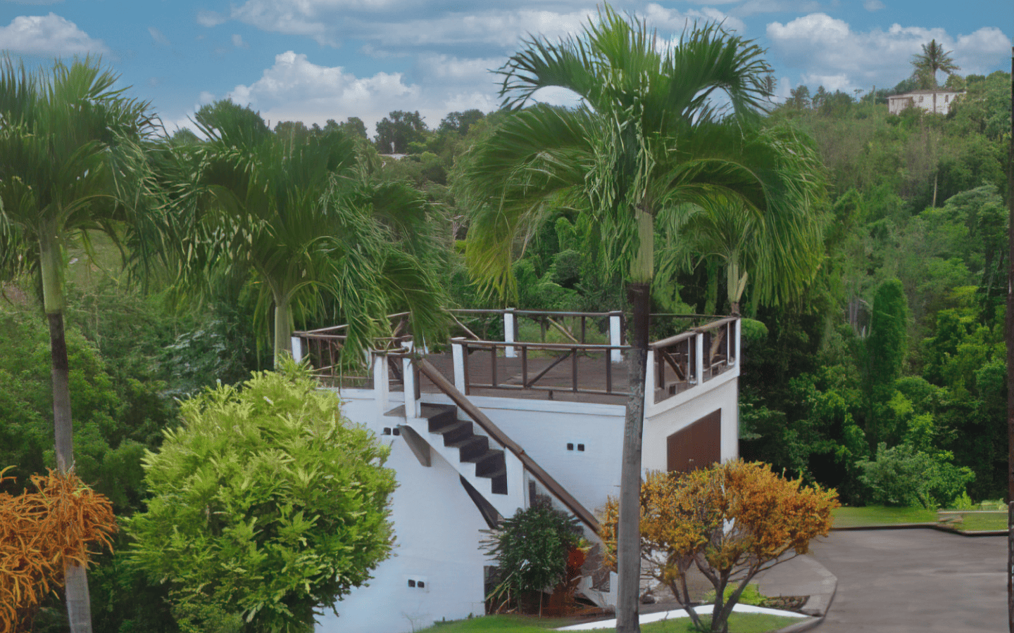 House in Calibishie for sale with 3 suites