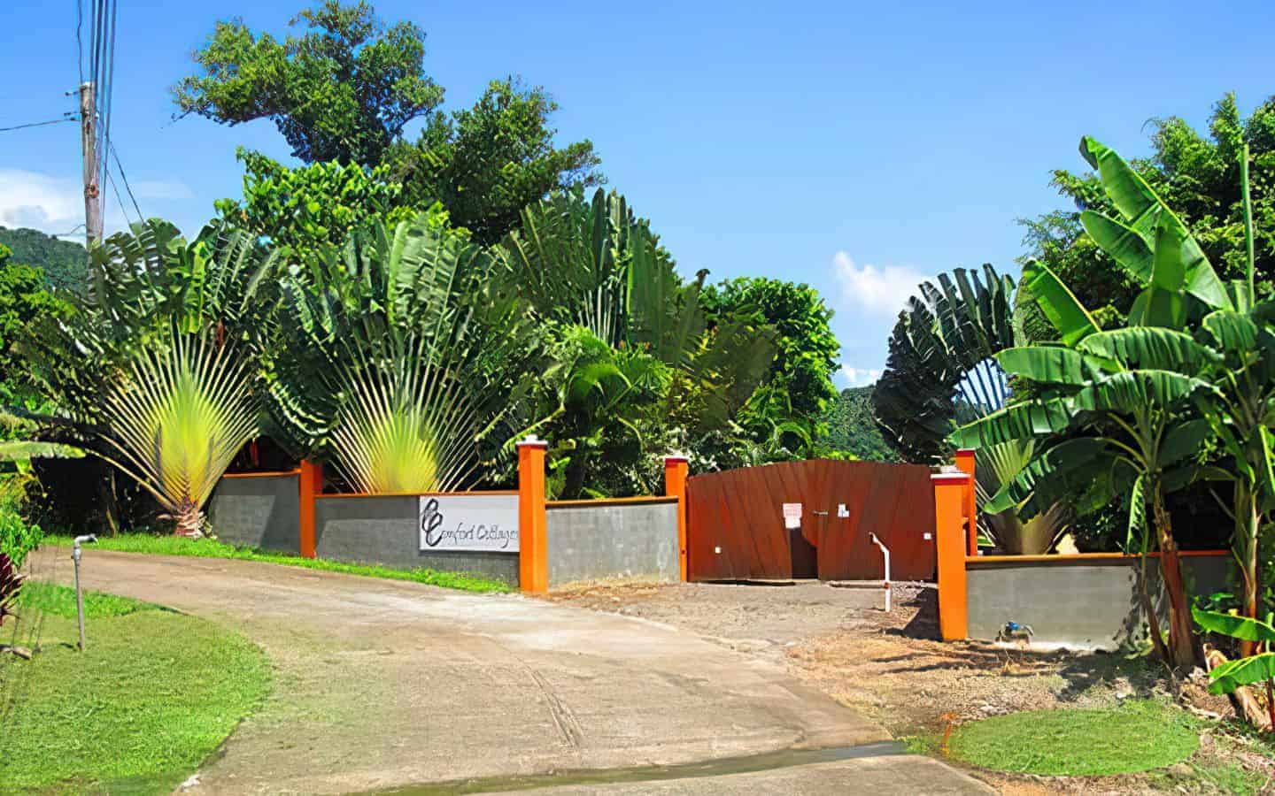 resort_entrance_1-