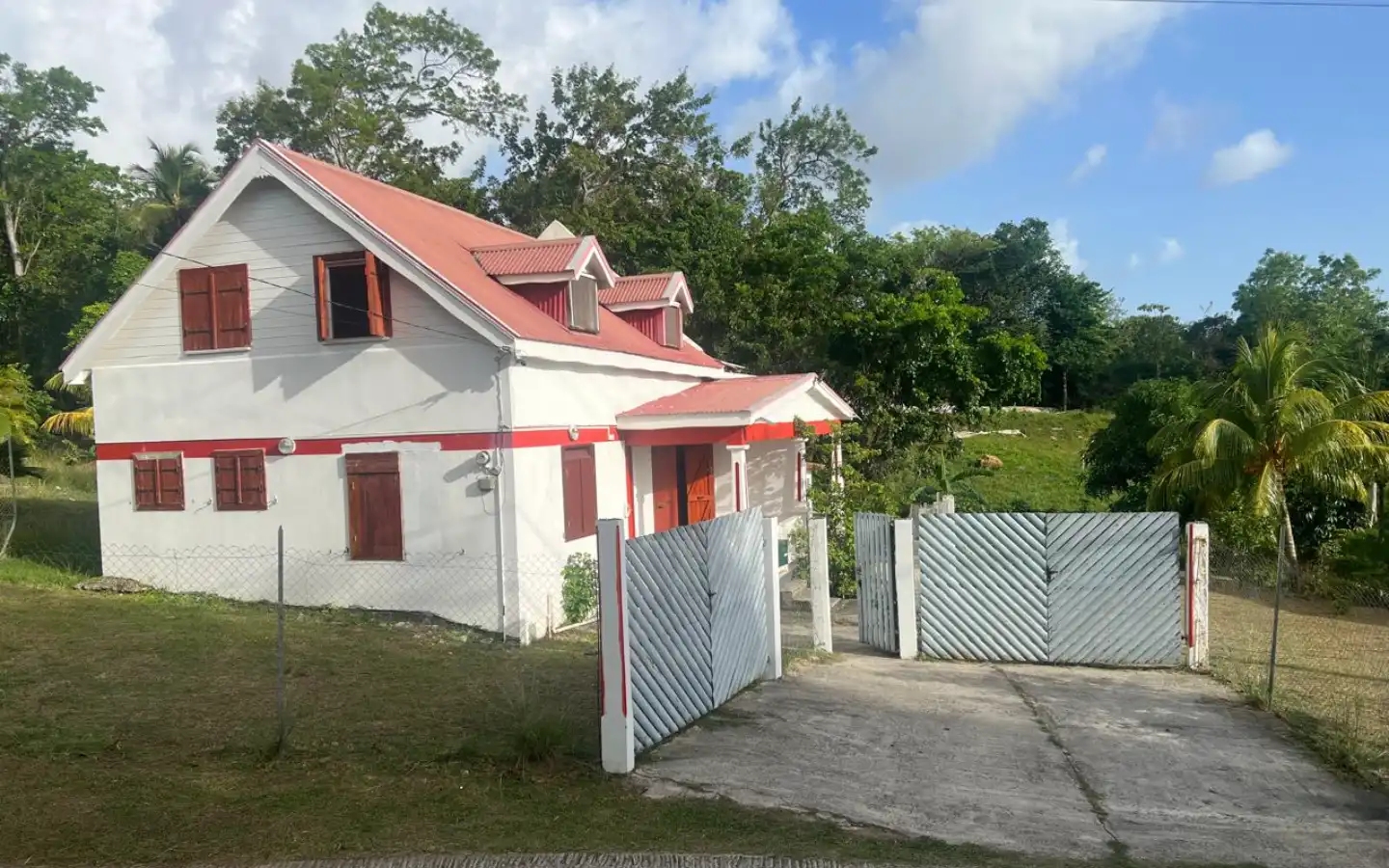 house-2-studios-000