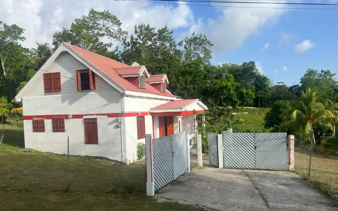 house-2-studios-001