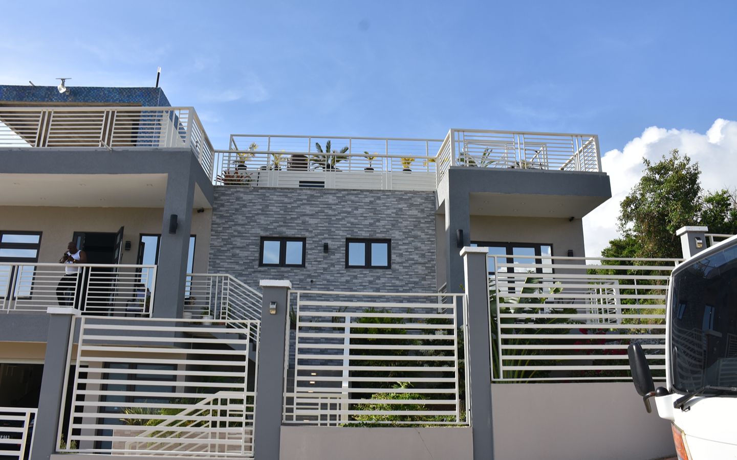 house-portsmouth-outside-005